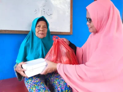 program-santunan-dhuafa-lansia-5-68590524004f2 program-santunan-dhuafa-lansia-5-68590524004f2